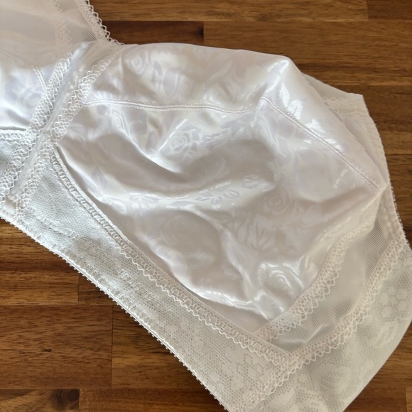 Playtex 18 HOUR® Ultimate Shoulder Comfort bra. SIZE 44 C. NEW - Picture 8 of 9